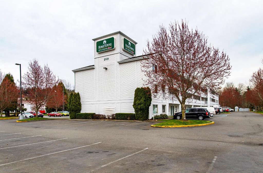Puyallup Hotel | HomeTowne Studios by Red Roof Tacoma - Puyallup