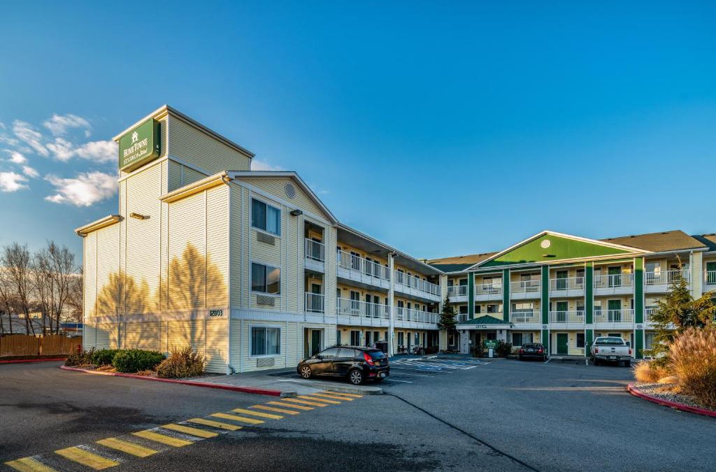 Spokane Valley Hotel | HomeTowne Studios by Red Roof Spokane - Valley