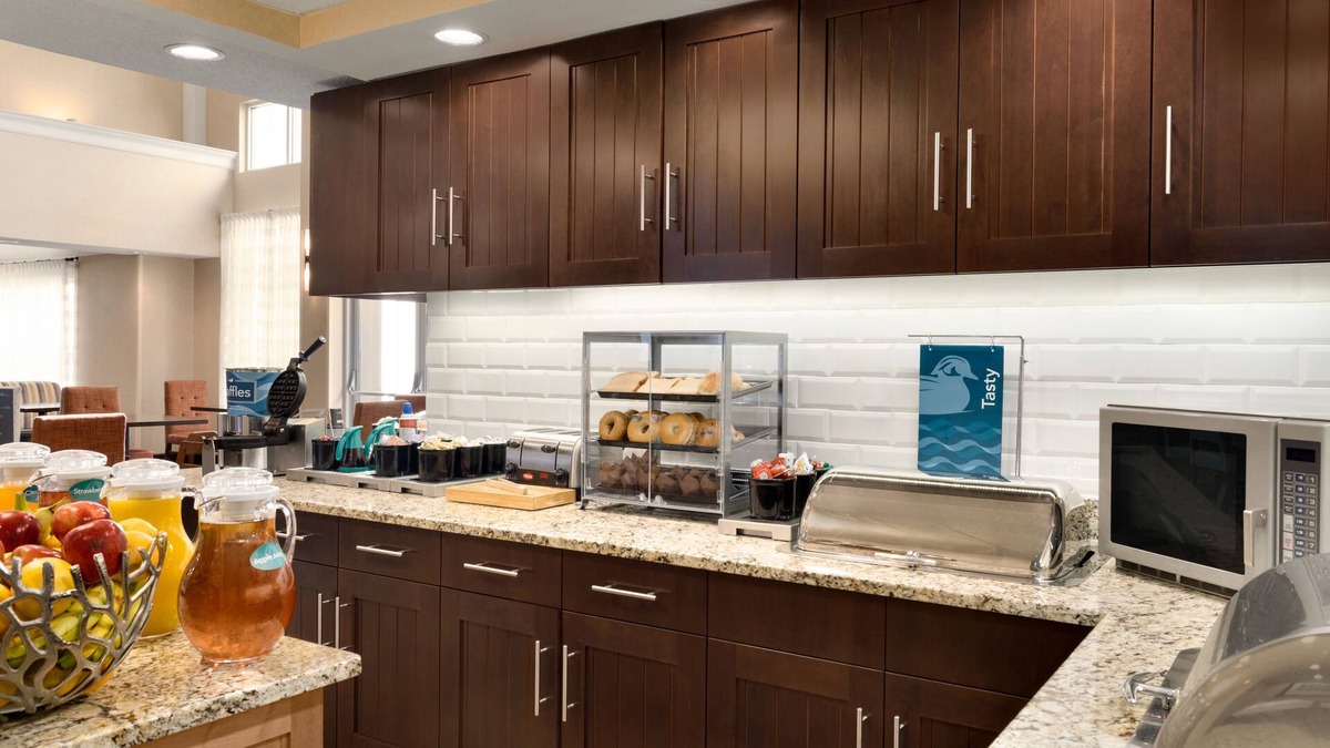 East Beltline Hotel | Homewood Suites by Hilton Grand Rapids