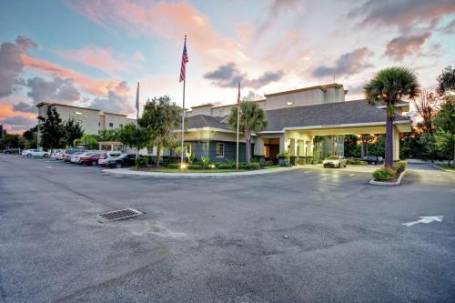 Port Richey Hotel | Homewood Suites by Hilton Tampa-Port Richey