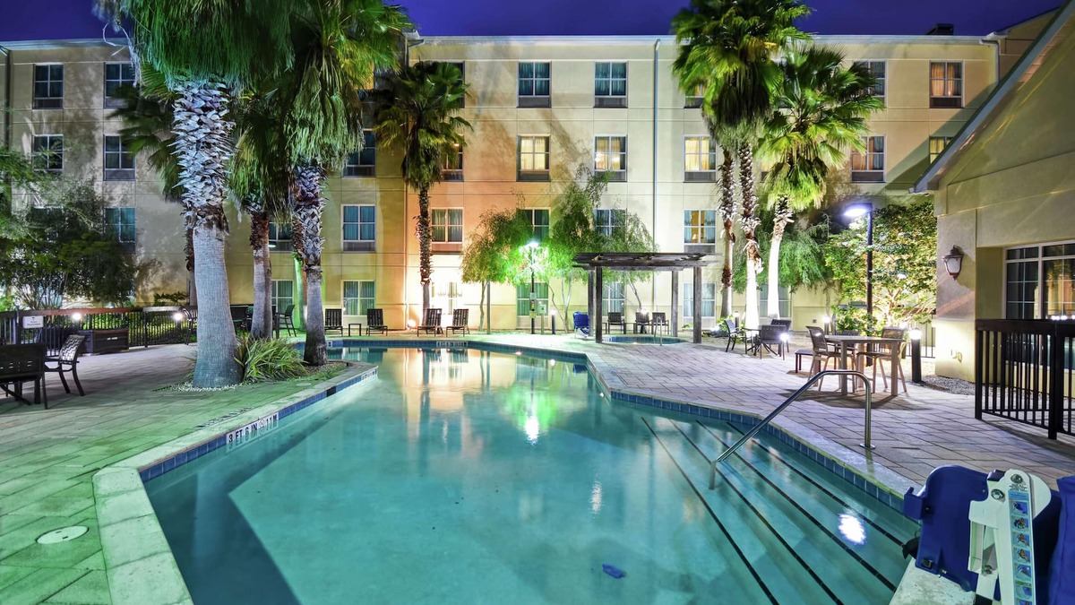 Ocala Hotel | Homewood Suites by Hilton Ocala at Heath Brook