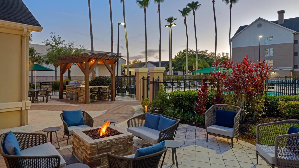 Orlando Hotel | Homewood Suites by Hilton® Orlando-UCF Area