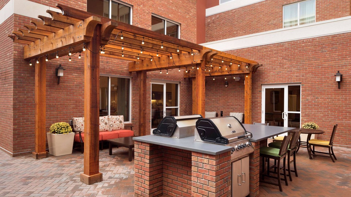 Crossroad Park Hotel | Homewood Suites by Hilton Kalamazoo-Portage