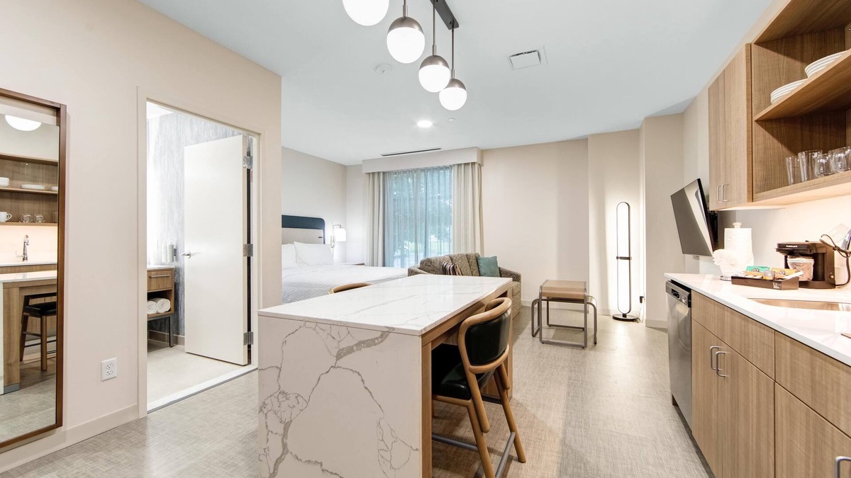 East Rutherford Hotel | Homewood Suites by Hilton East Rutherford - Meadowlands