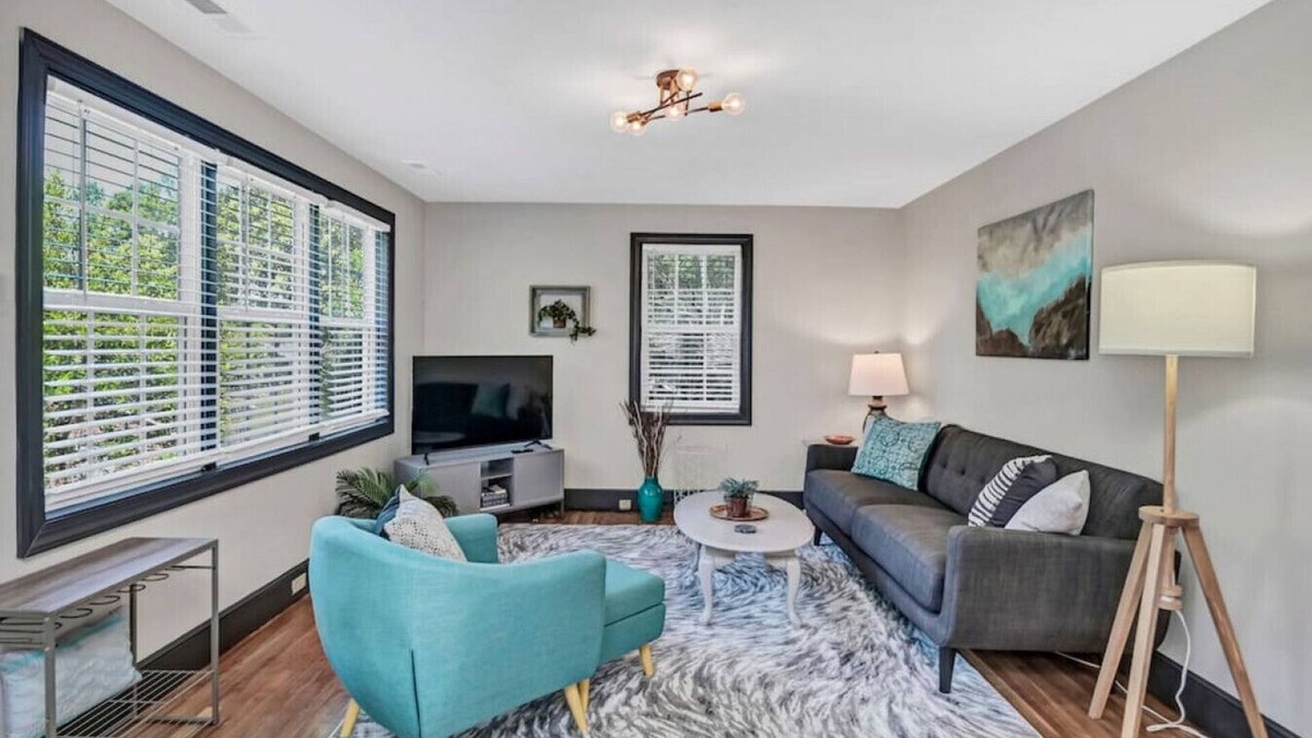 Earlewood House | Homey 2BR in Earlewood