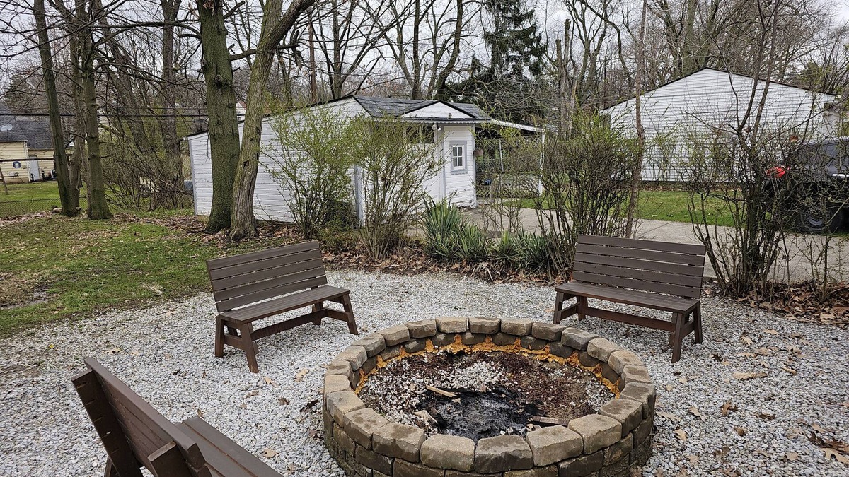 Maple Heights House | Homey 3BR near CLE! Firepit, Games and Stars!