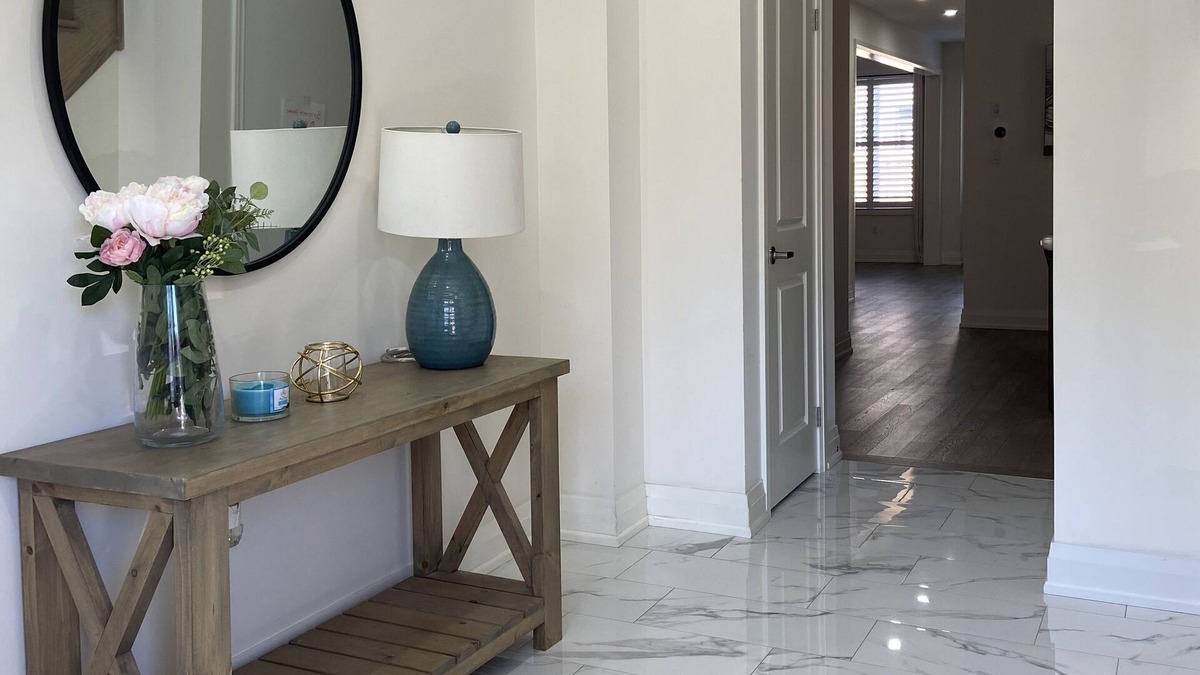 Ajax House | Homey 5 bedroom house with gas fireplace in Ajax, Ontario
