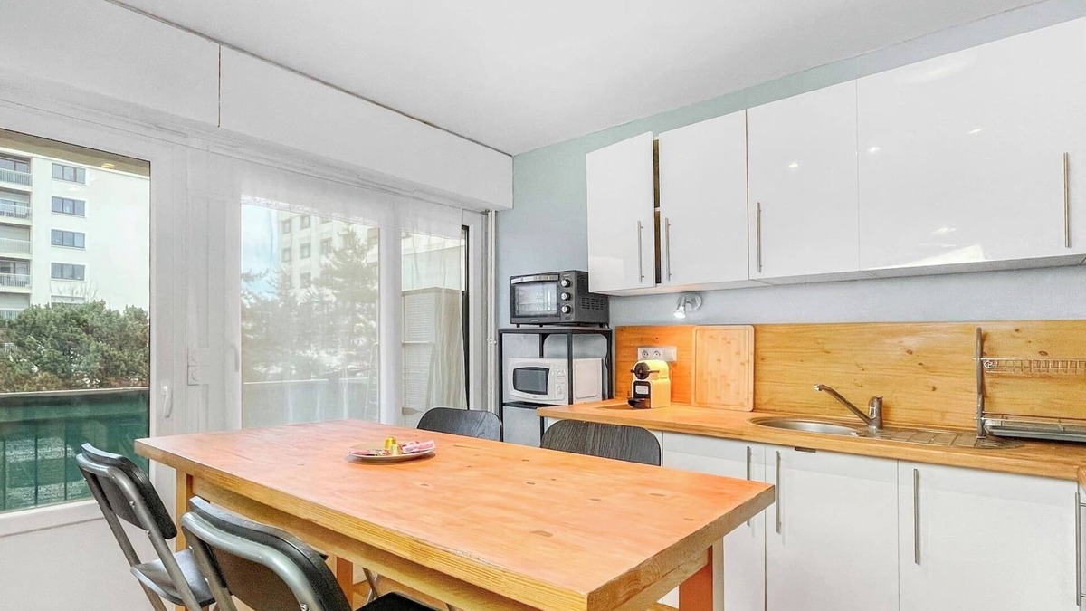 Ambilly Apartment | Homey Harbor - Private Balcony/Near tram/Parking