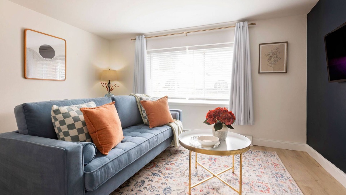 Tower Grove East Apartment | Homey Haven in Tower Grove Near Major Hospitalsnn