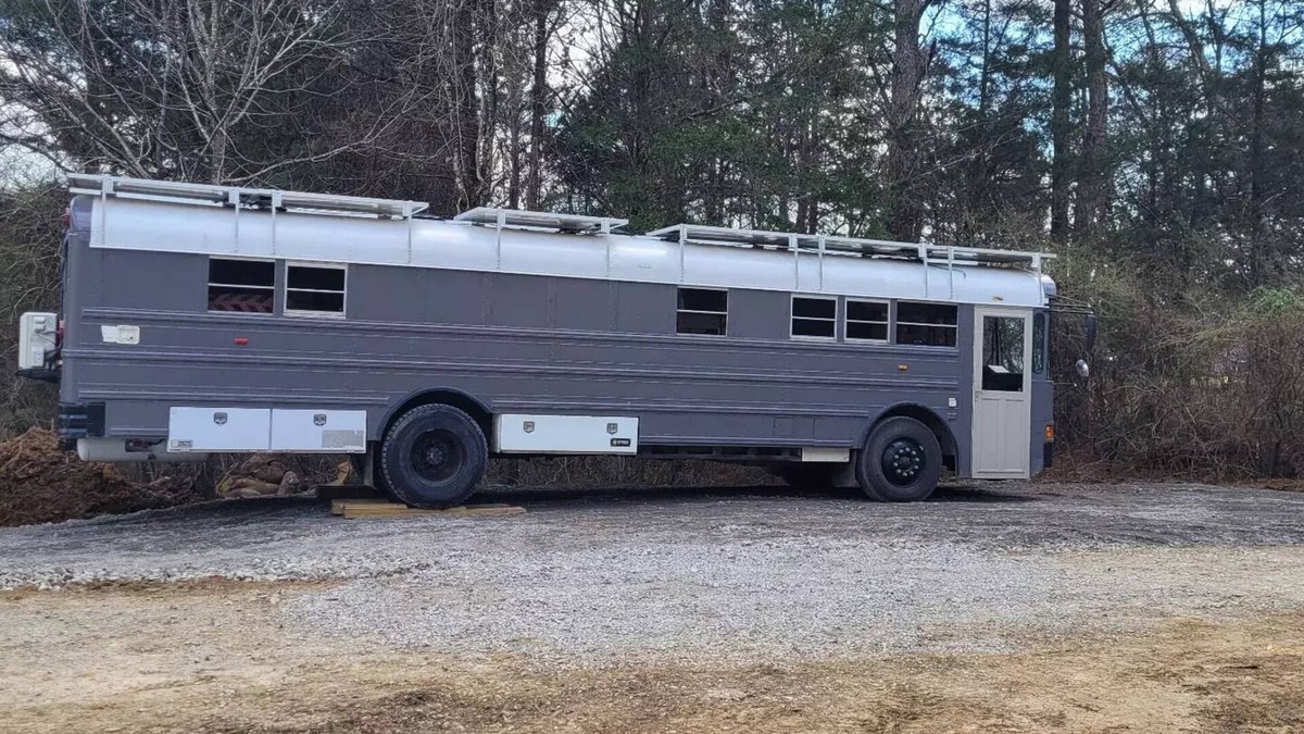 Chickamauga House | Homey Remodeled Bus in the Country on a Farm