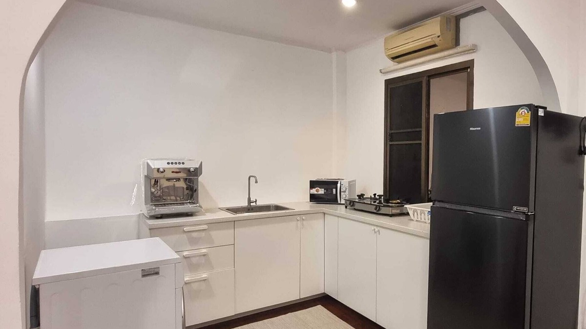 Ploenchit Hotel | Homey stay and cafe by hematoa near BTS Phloen Chit