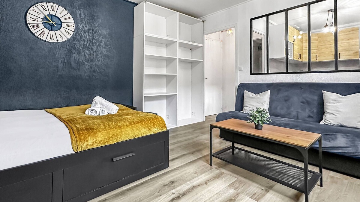 Ambilly Apartment | Homey Velvet - Near tram and Geneva/Free Netflix