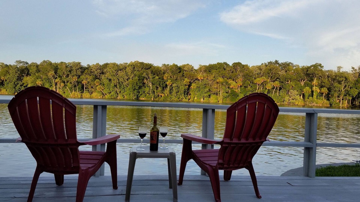 Homosassa House | Homosassa Riverfront Retreat - Deep Dock - Family Friendly! - Relax & Enjoy!
