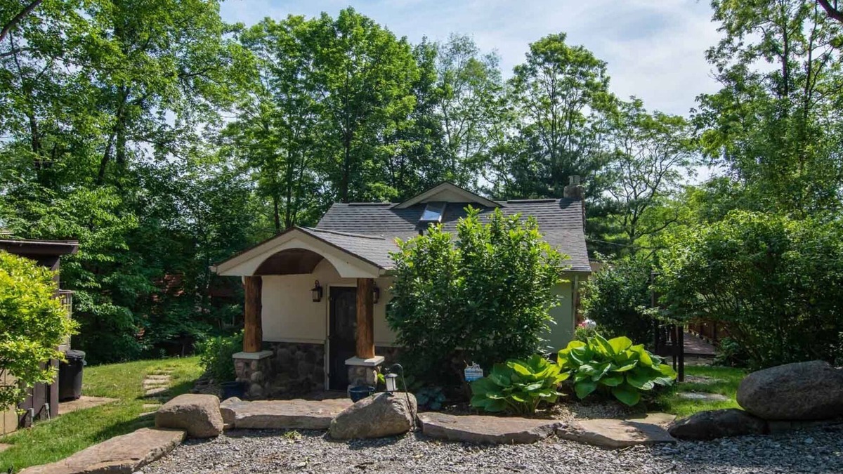 Honeoye House | Honeoye Haven: Family Retreat on Honeoye Lake