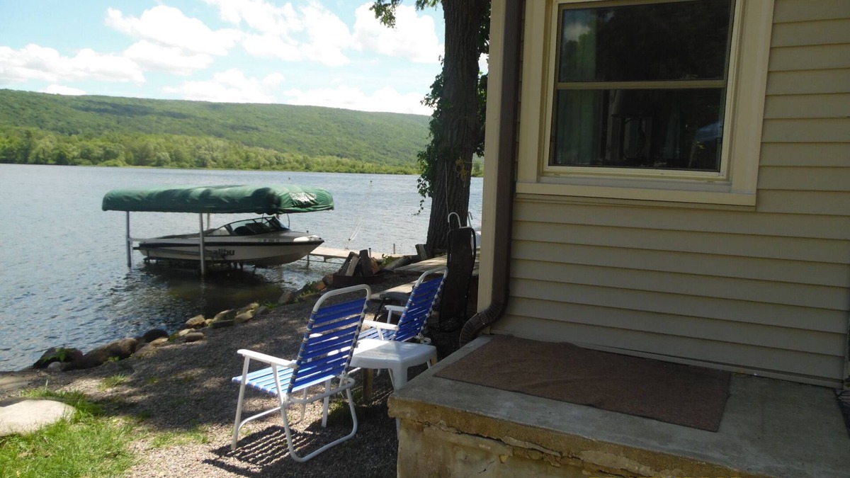 Honeoye Cottage | Honeoye Lake Waterfront Cottage