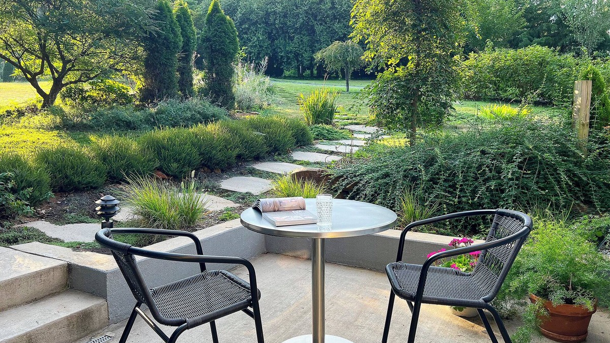 Charlottesville House | Honey B—Honey House 2 Recently renovated near UVA,Monticello and downtown