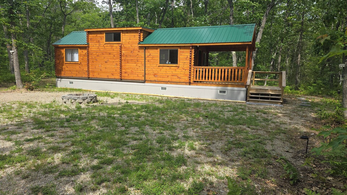 Rogers City Cabin | Honey Bee Farms Secluded Cabin Near Lake Huron
