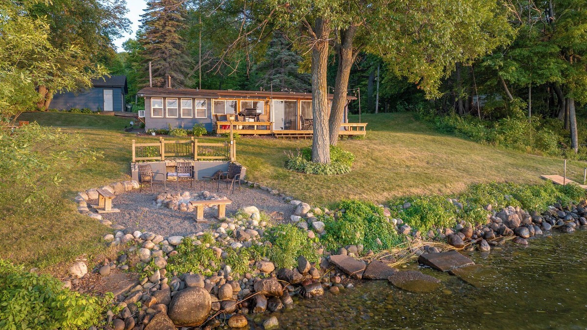 Onamia Cabin | Honey Hole Lodge