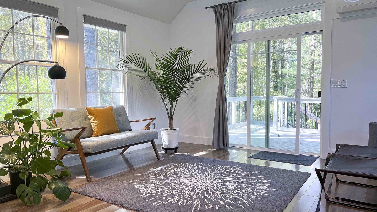 Charlottesville House | Honey House—beautiful detached Modern loft near UVA, Downtown and Monticello