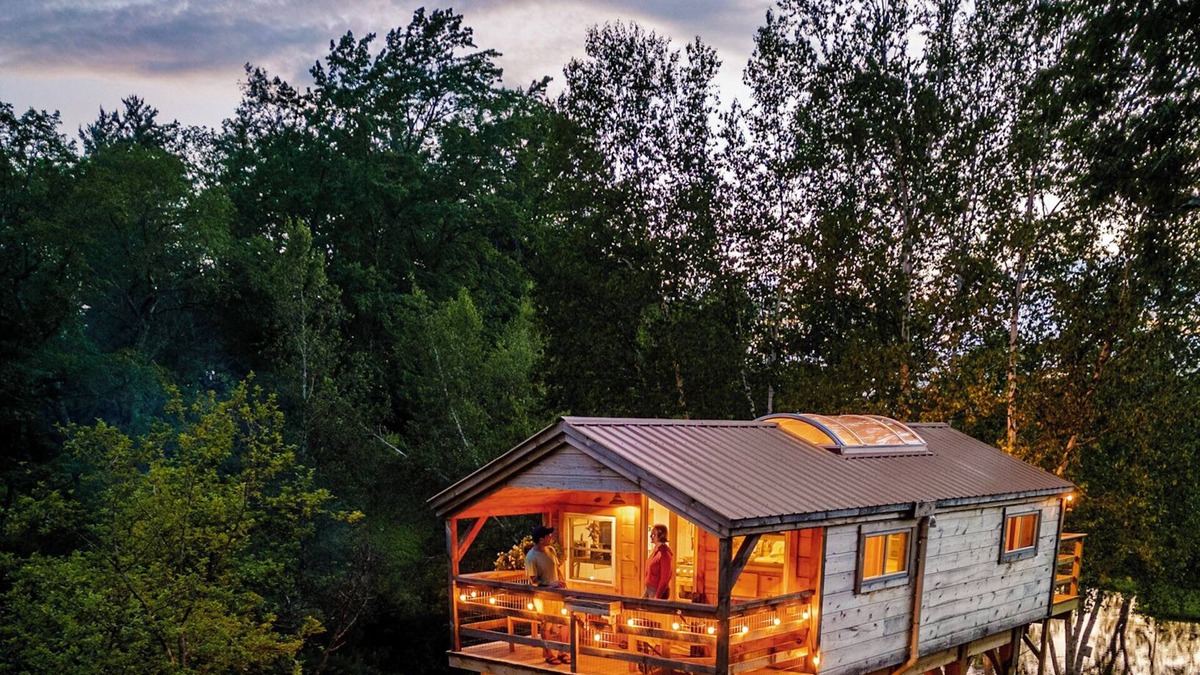 South Londonderry Cabin | Honey Pond Treehouse