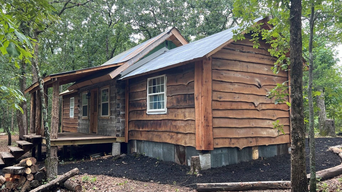 Brumley Cabin | Honey Springs Cabin- restored historic cabin 12 minutes from Lake of the Ozarks