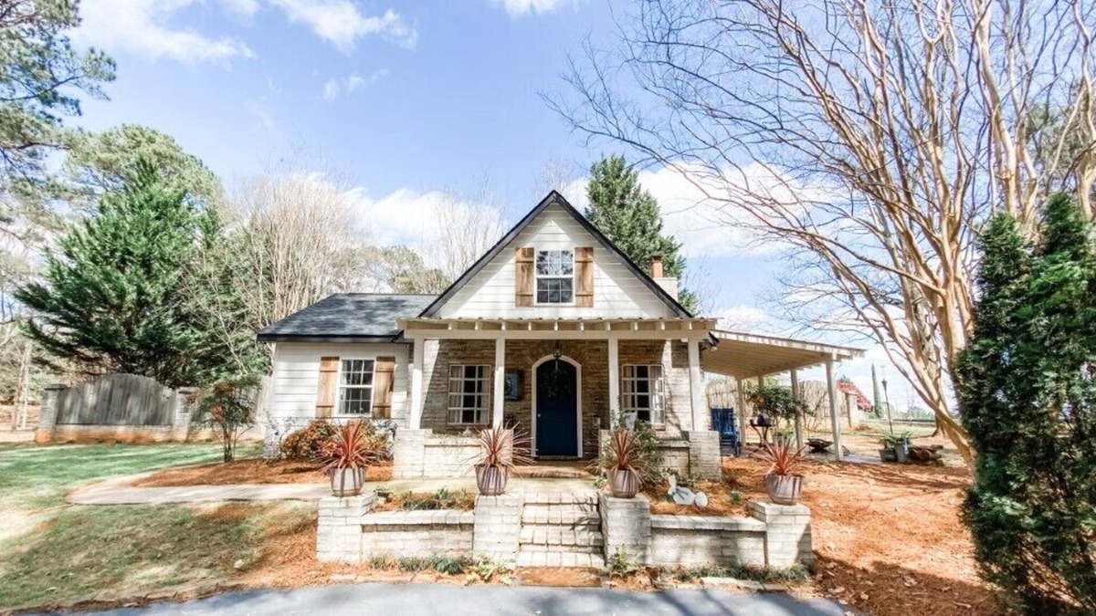 Griffin Cottage | Honeymoon Cottage at Sanctuaire Atelier - nestled in the woods