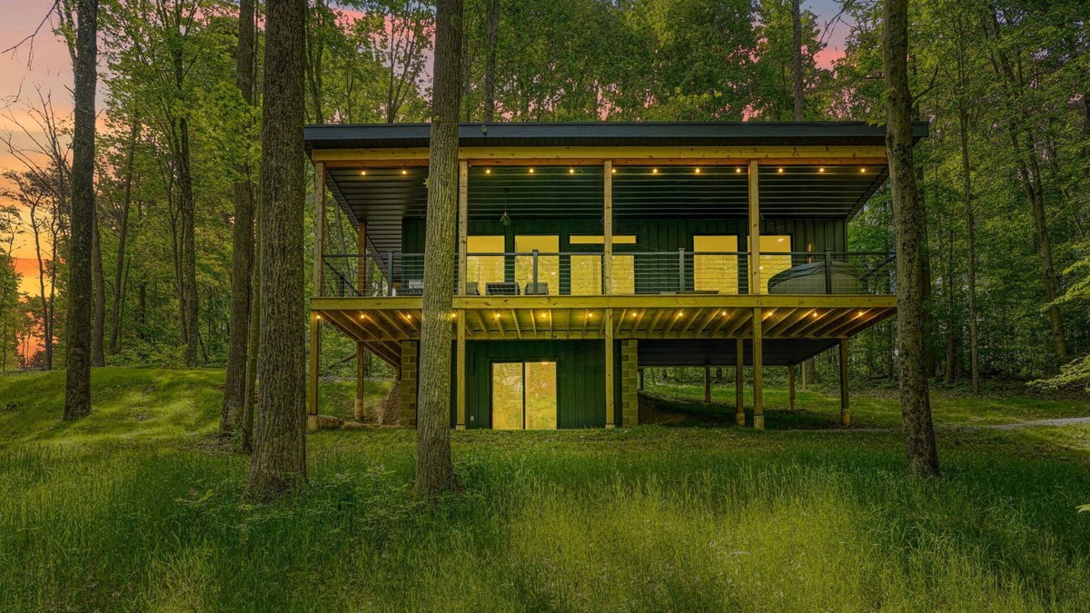 Sugar Grove Cabin | Honeymoon Hollow Cabin ~ Modern Meets Nature