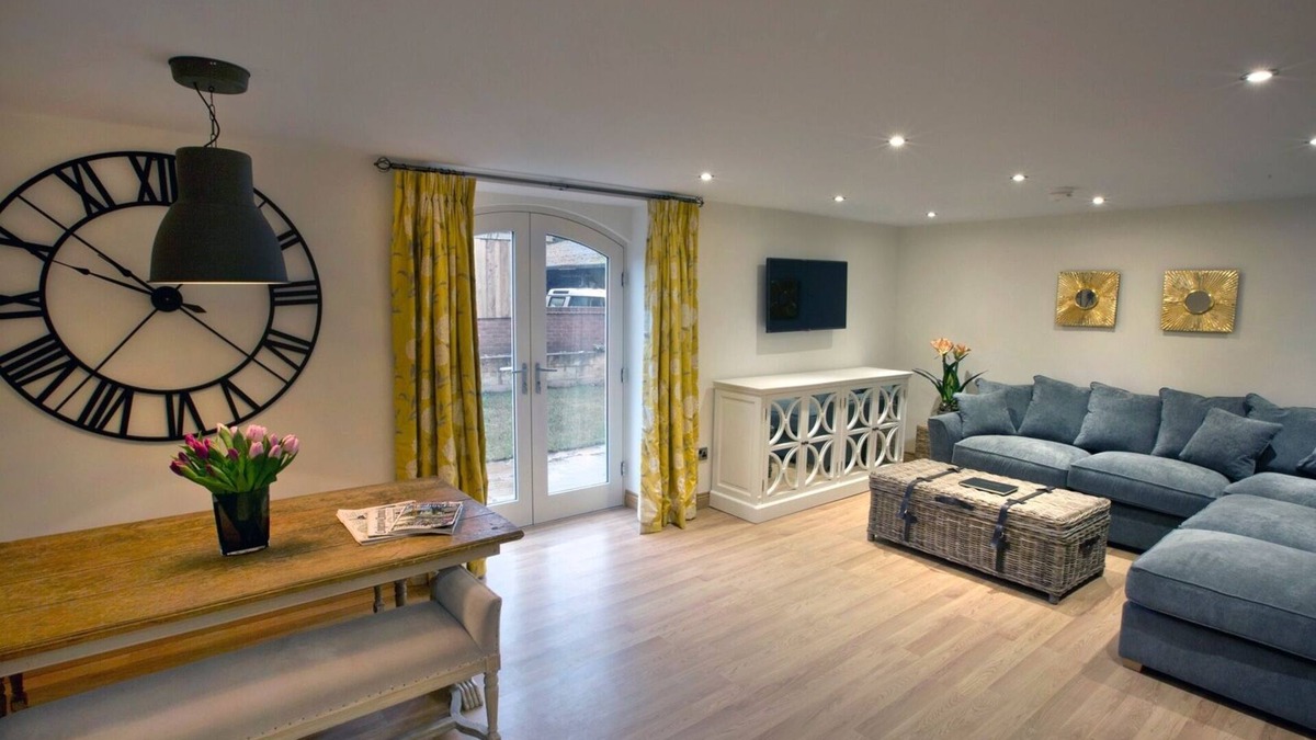 Astbury Cottage | Honeysuckle - Stunning Barn Conversion With Access to Heated Indoor Pool