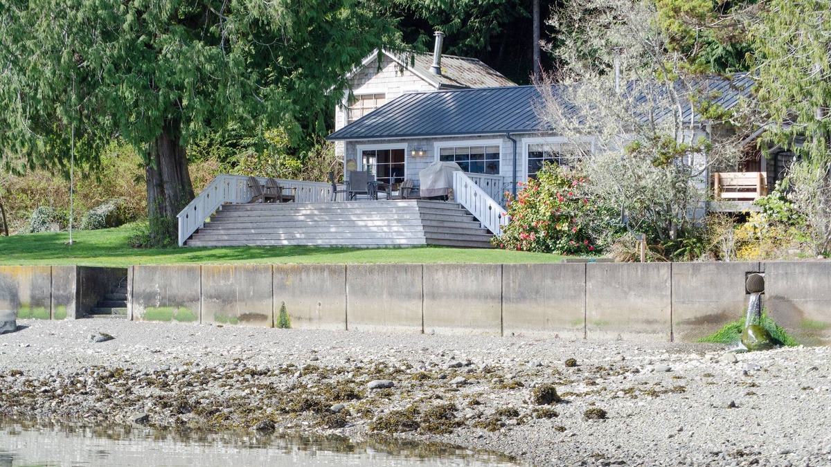 Hoodsport Cabin | Hood Canal, 1930's Beach Cabin. 315' Cove with Oysters!