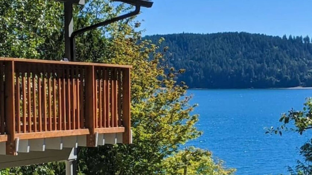 Hoodsport Cabin | Hood Canal/Olympic Natl Forest Water View Getaway