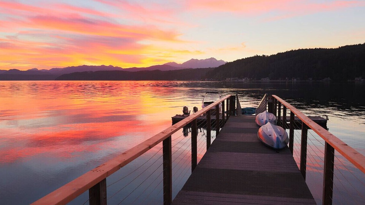 Union House | Hood Canal Resort in Union, WA, Hood Canal Resort (up to 14 guests)
