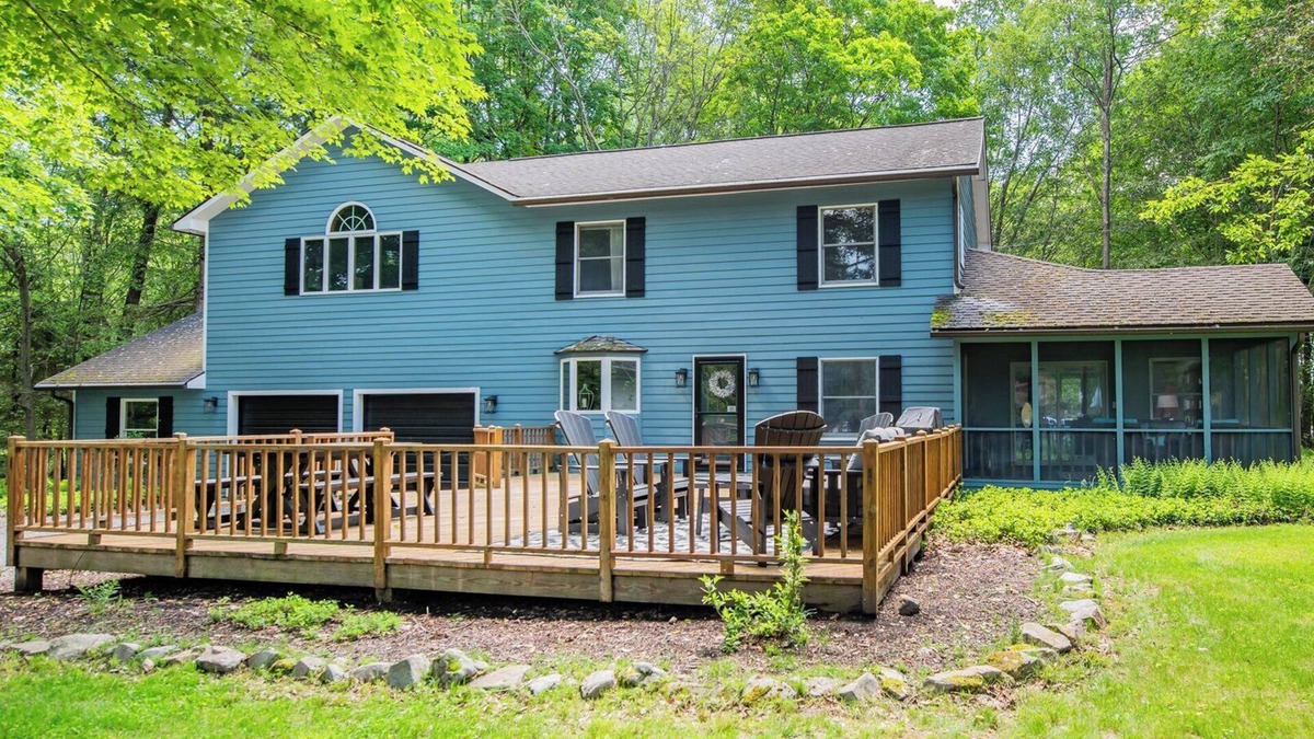 Eagles Mere House | Hook, Wine, & Sinker in Eagles Mere