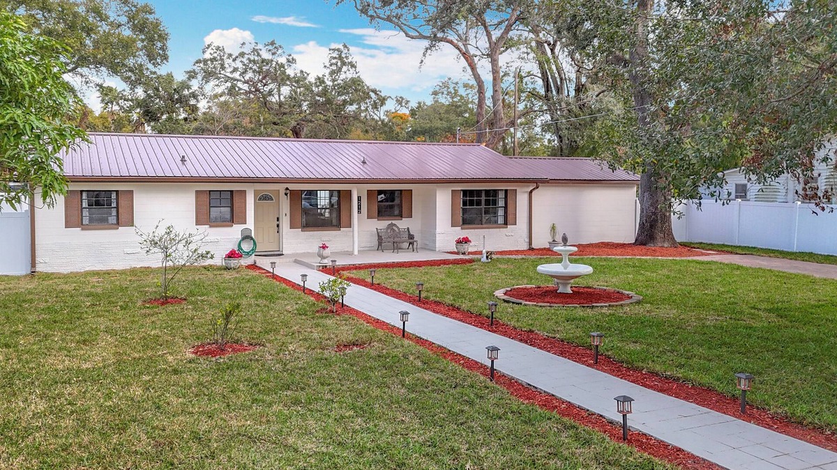 Old Seminole Heights House | Hoops & H2O Oasis: Home w Large Yard, Bball & Pool in Seminole Heights, Tampa