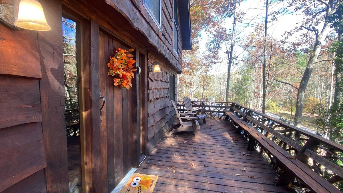 McMillan Hidden Valley Cabin | HootOwl Cabin Mountains, Trails and Huge Hot Tub under the Stars!