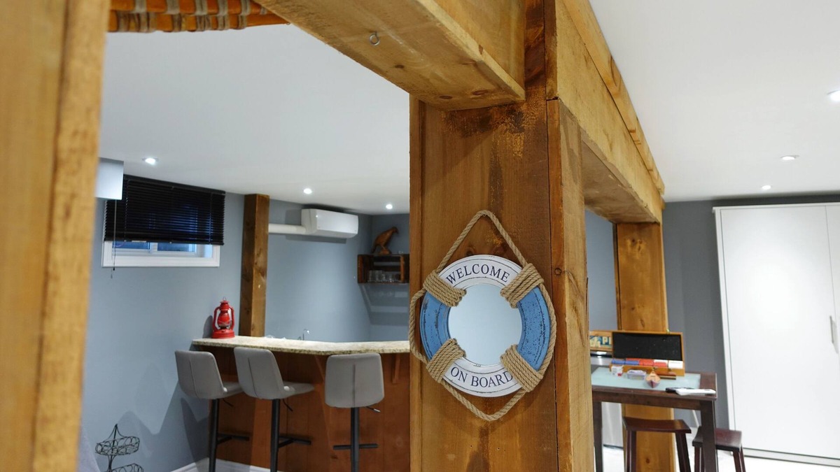 Uxbridge House | Hope Floats Hideaway (Private Suite in Uxbridge)