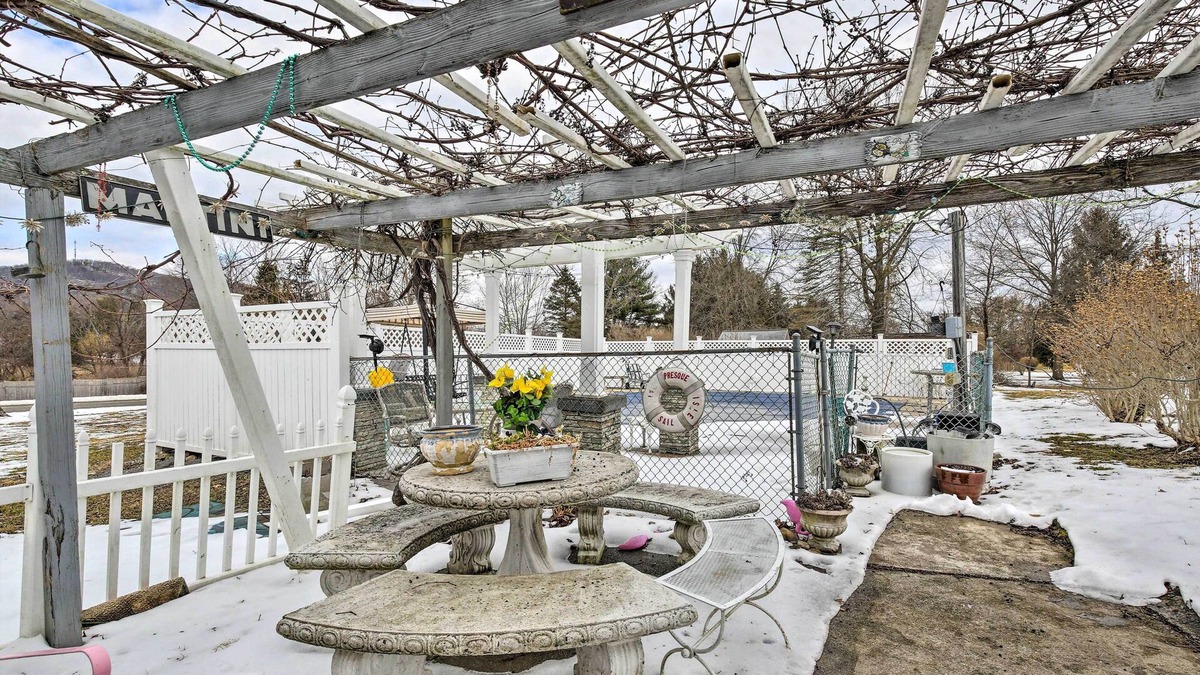Hopewell Junction Apartment | Hopewell Junction Apartment w/Community Pool