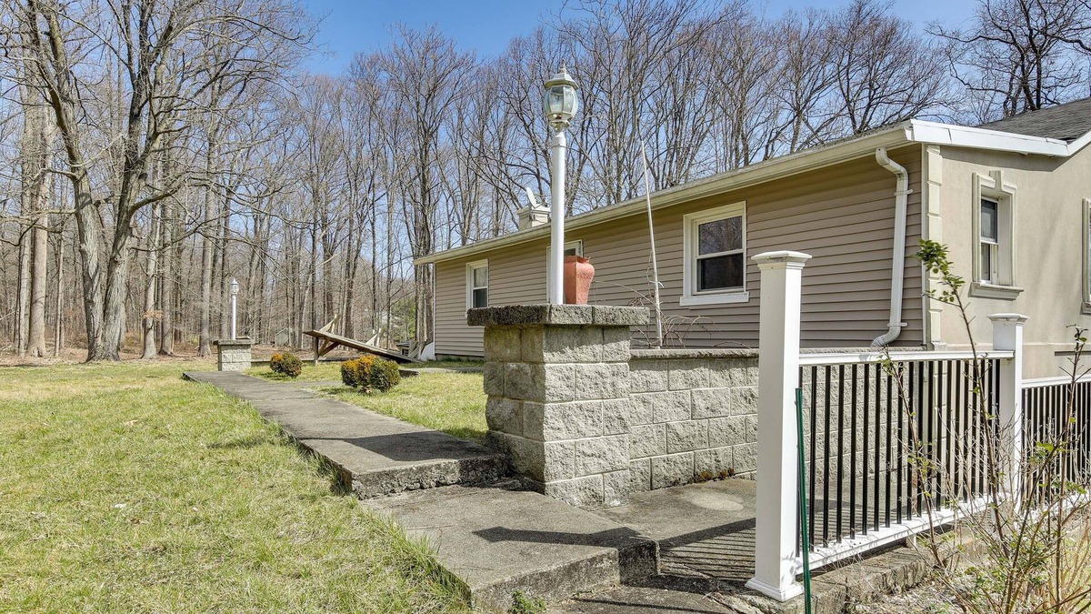 Hopewell Junction Apartment | Hopewell Junction Escape w/ Smart TV!