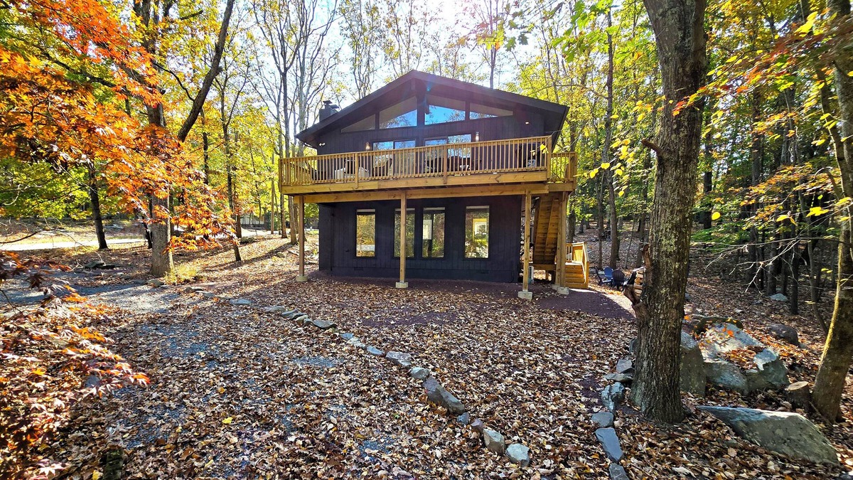 East Stroudsburg Ski Chalet | Hopskip Luxury Chalet Hot Tub Firepit Gas Grill Deck Lawn Games Lake