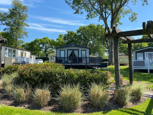 Hopton on Sea House | Hopton Lodge Retreat