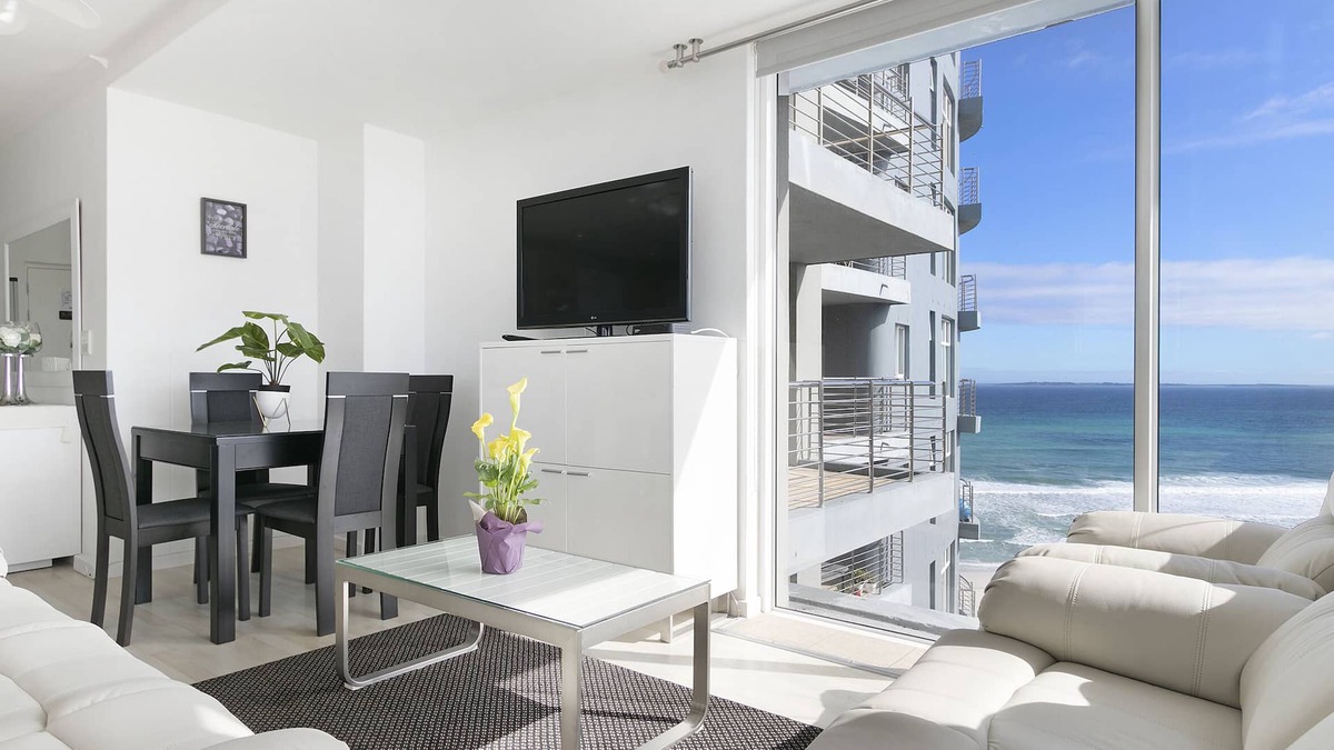 Bloubergstrand Apartment | Horizon Bay 1106 Beachfront Self-Catering APT by HMH
