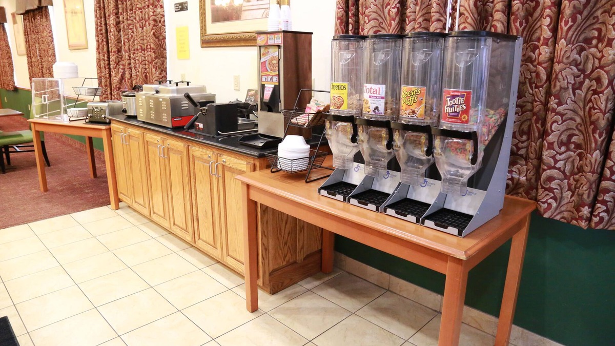 West Point Hotel | Horizon Inn and Suites