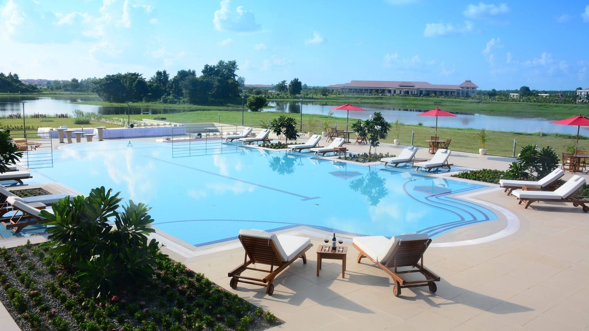 Naypyidaw Hotel | Horizon Lake View Resort Hotel