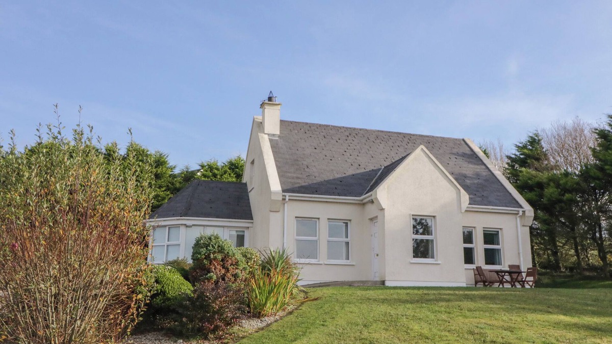 Carrigart Cottage | HORN HEAD VIEW, pet friendly in Carrigart, County Donegal