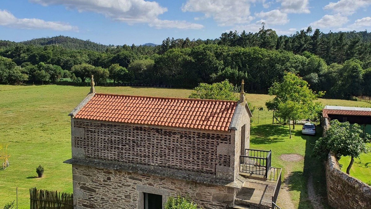 Coristanco House | Horreo Lar San Adrián Typical Galician lodging, for a couple