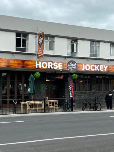 Matamata Hotel | Horse and Jockey Inn