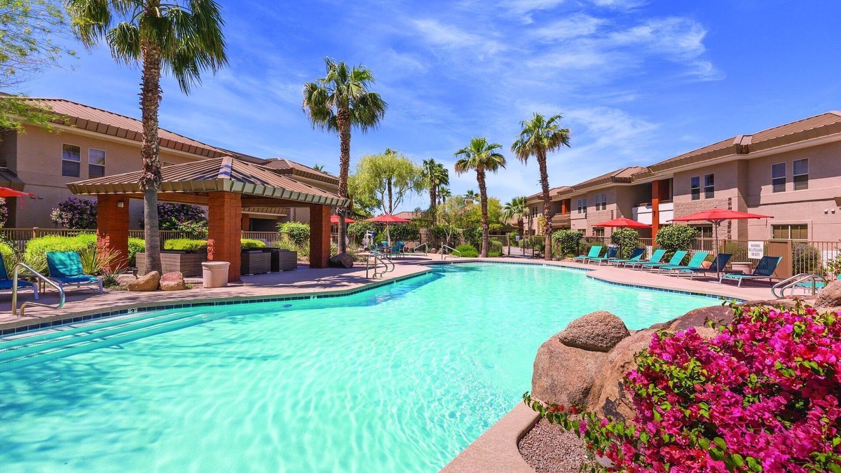 South Scottsdale Resort | Horseback or hike the red rocks!