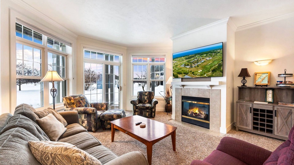Egg Harbor Condo | Horseshoe Bay Club Cottage #3-Inclusive Golf Course and Club Access!