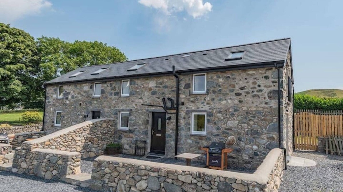 Dinas Apartment | Horseshoe Cottage historic gem near Snowdonia.nn