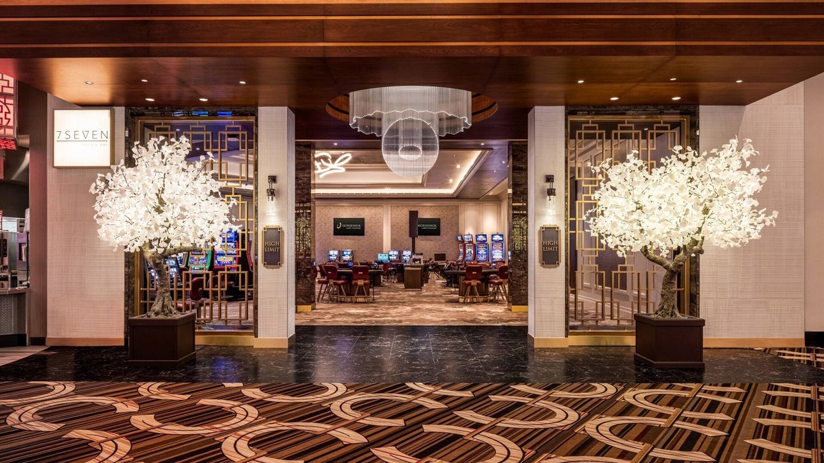 Westlake Hotel | Horseshoe Lake Charles