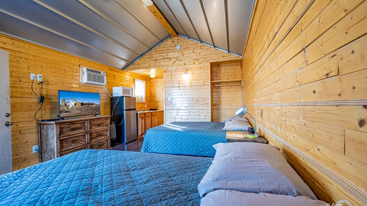 Midland House | Horseshoe Lodges Cabins & RV Park